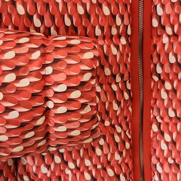 Rare ESCADA Puffer Down Filled Full Zip Jacket Lipstick Print Fur Hood Size 42 Puffers